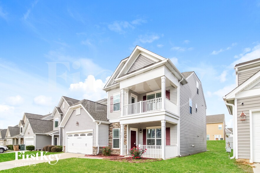 Primary Photo - 2207 Talon Dr