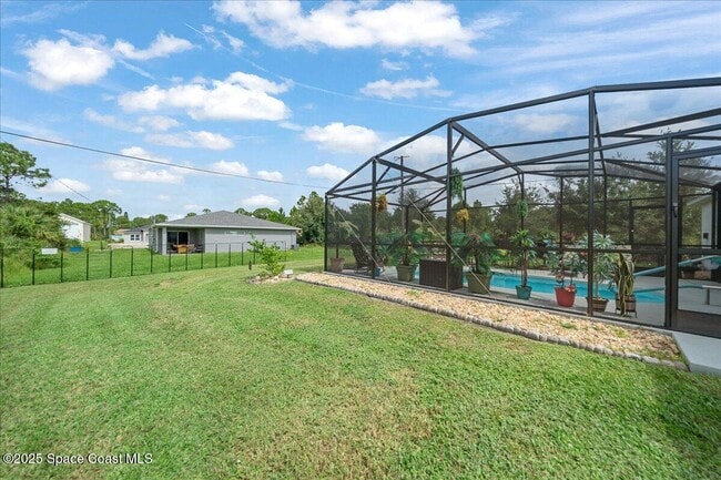 Building Photo - 487 Dadeville St SE