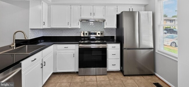 Building Photo - 3591 Laurel View Ct