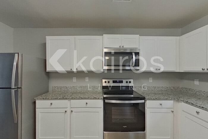 Building Photo - 305 Cedar Ridge