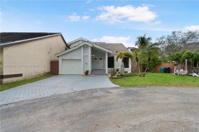 Building Photo - 9587 SW 148th Ave
