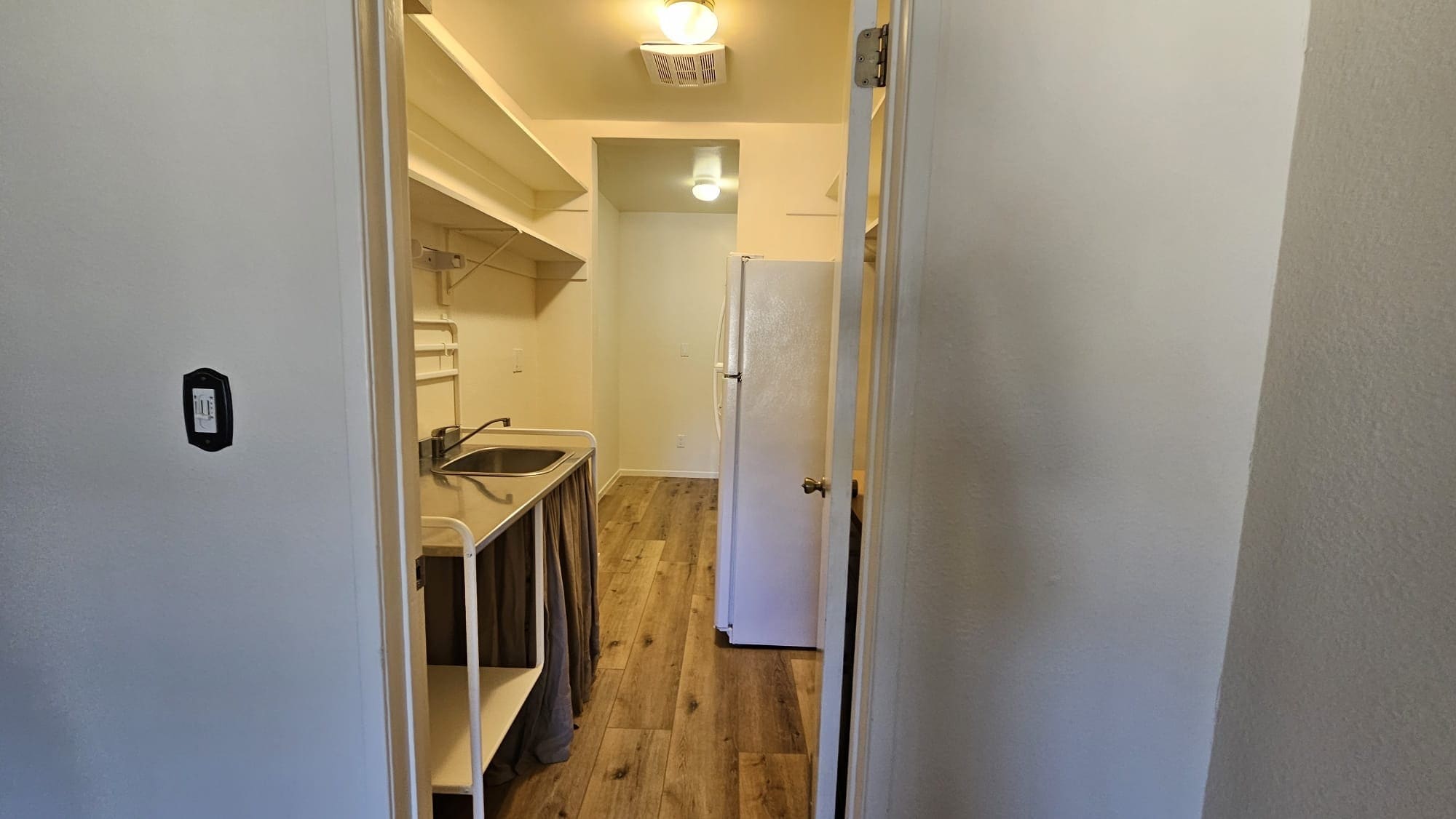 Kitchen- - 3548 Gladiola Dr