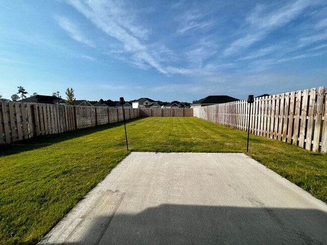 Building Photo - AVAILABLE LATE JANUARY (One Pet Only)