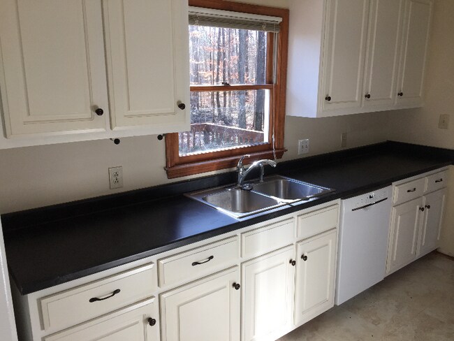 Building Photo - 123 Bonaparte Dr