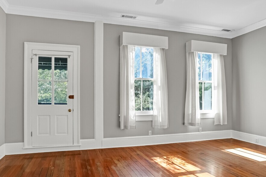 Building Photo - 403 Tattnall St