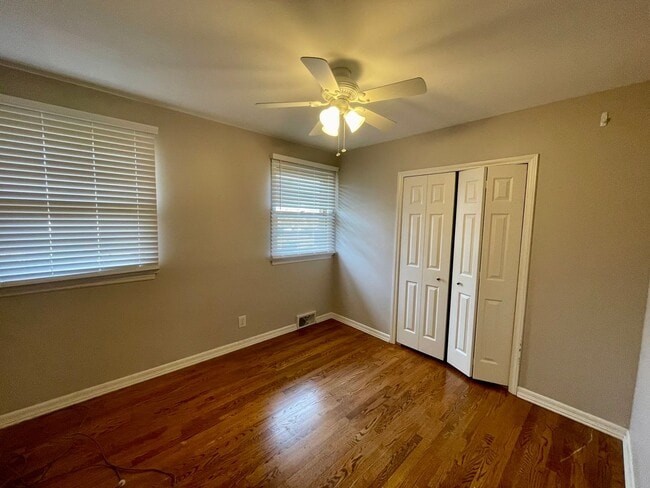 Building Photo - Sandusky Home