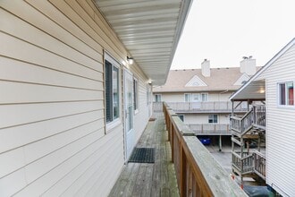 Building Photo - Stunning Waterfront Condo with Deep Water Access!