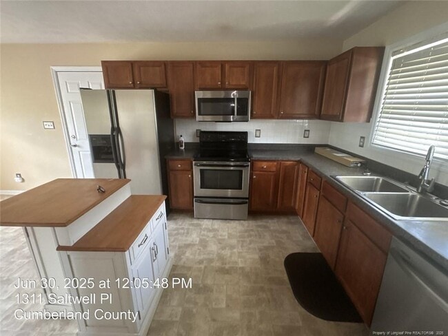 Building Photo - 1311 Saltwell Pl