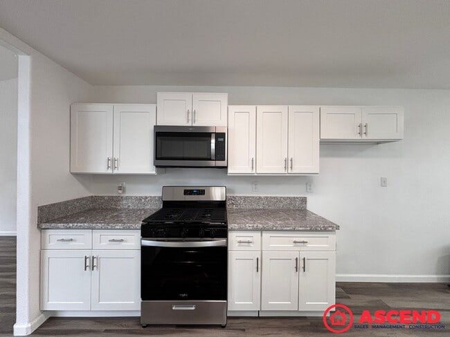 Building Photo - Beautiful 4 Bedroom Home In Rosedale!