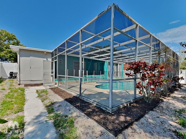 Building Photo - 968 Wicks Dr
