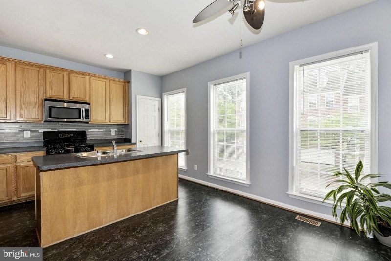 Building Photo - 45744 Smoketree Terrace