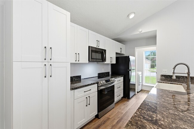 Building Photo - 16625 Ivy Grove Dr