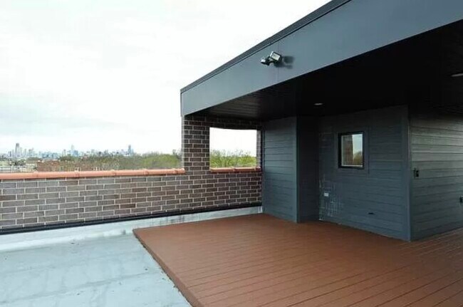 Building Photo - 3136 N Elston Ave