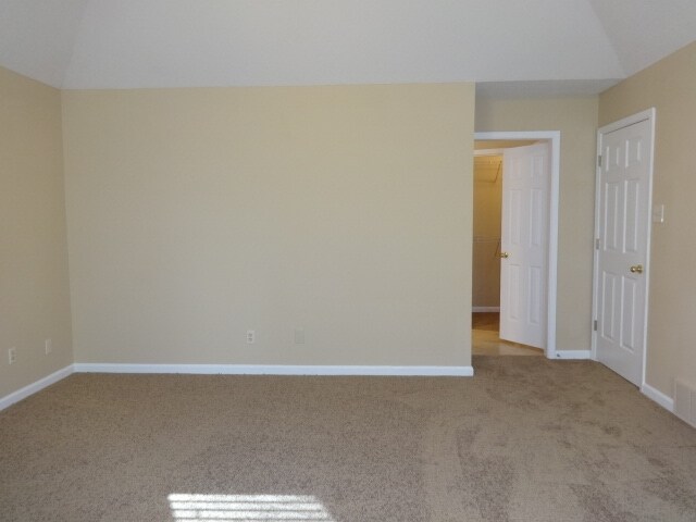 Building Photo - 1929 Autumndale Cv