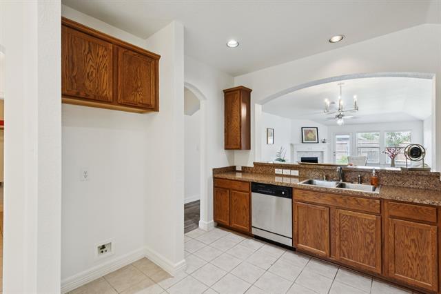 Building Photo - 913 Lovebird Ln