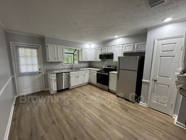 Building Photo - 3332 Oak Trees Ct