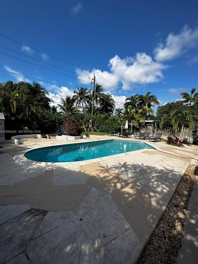 Building Photo - 1448 Dewey St