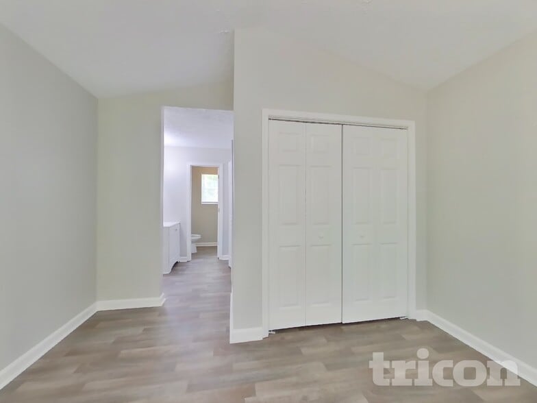 Building Photo - 205 Inverness Trce