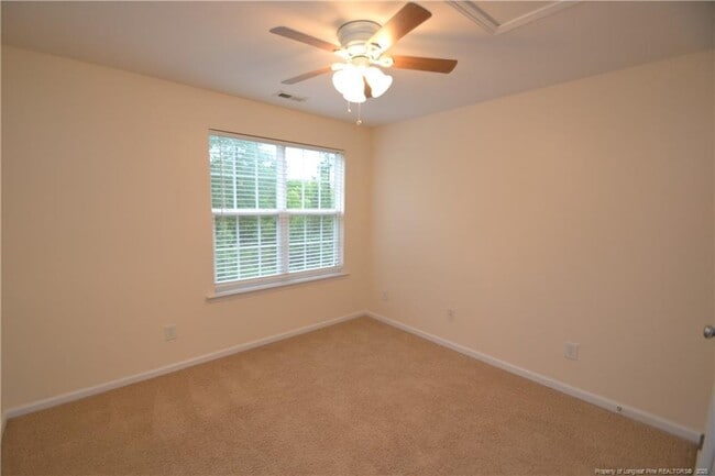 Building Photo - 821 Hamlet Park Dr