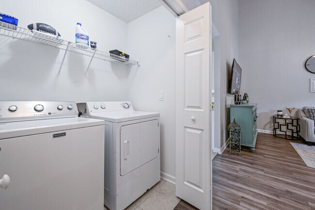 Building Photo - 29 Middleton Ct