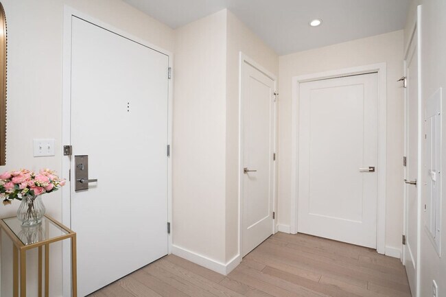 Building Photo - 629 Jefferson St