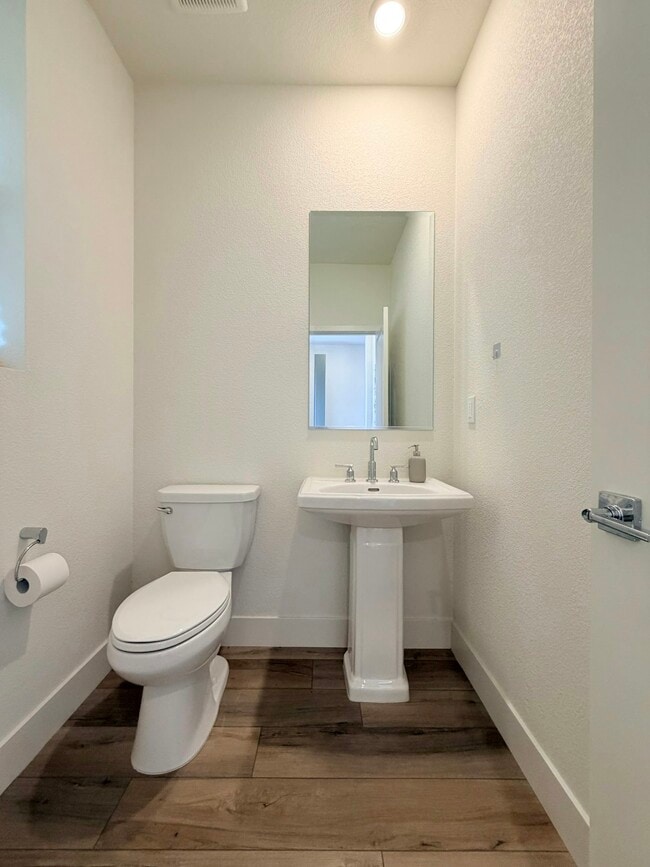 Building Photo - 5242 Upton Ave