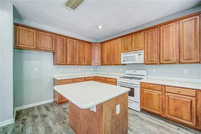 Building Photo - 716 Parkside Dr