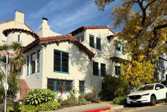 Building Photo - 1645 Scenic Ave