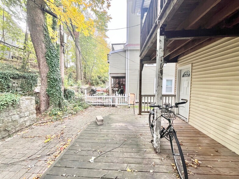 Building Photo - 16 Sachem St