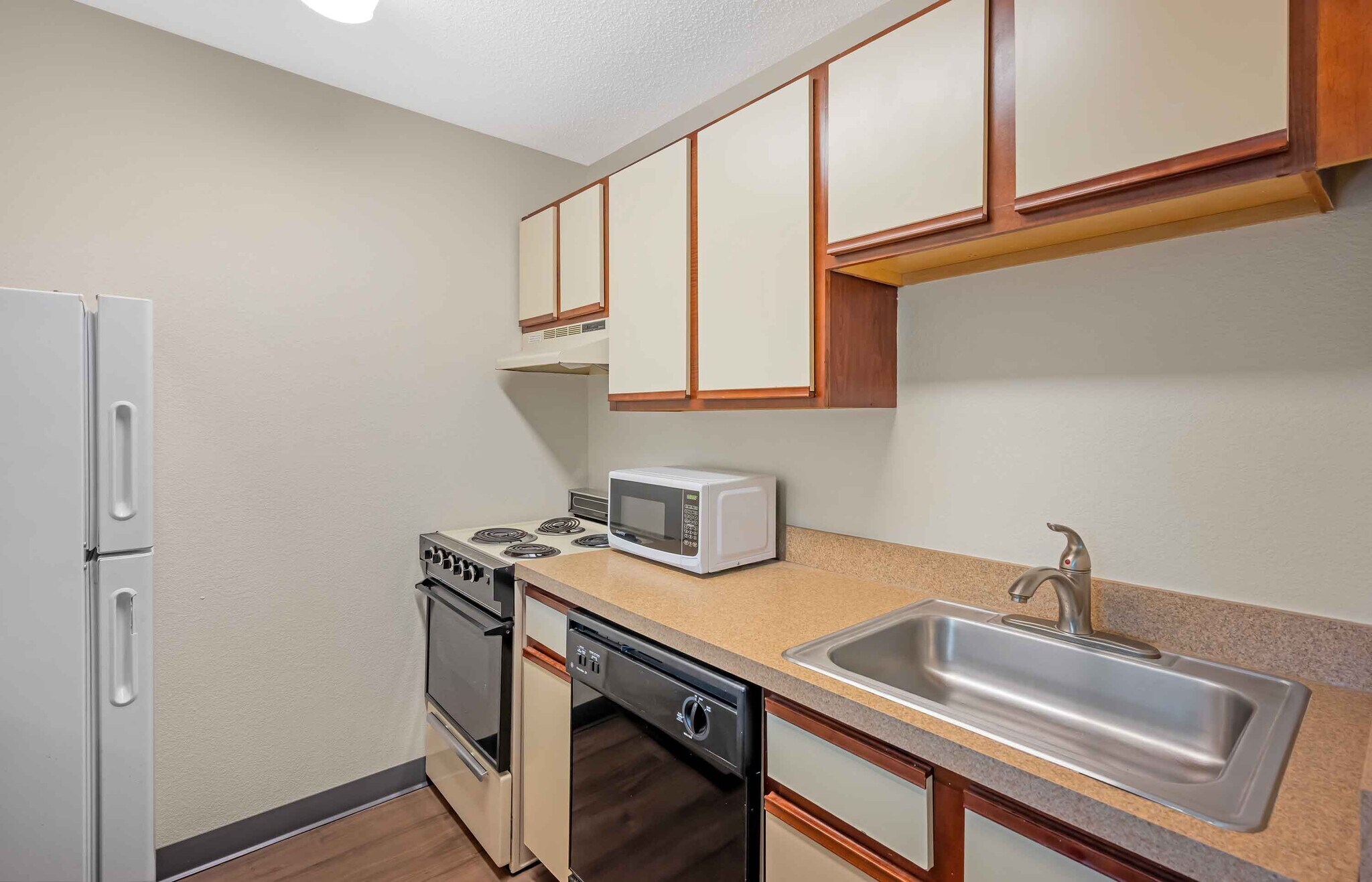 Building Photo - Furnished Studio-Dayton - Fairborn