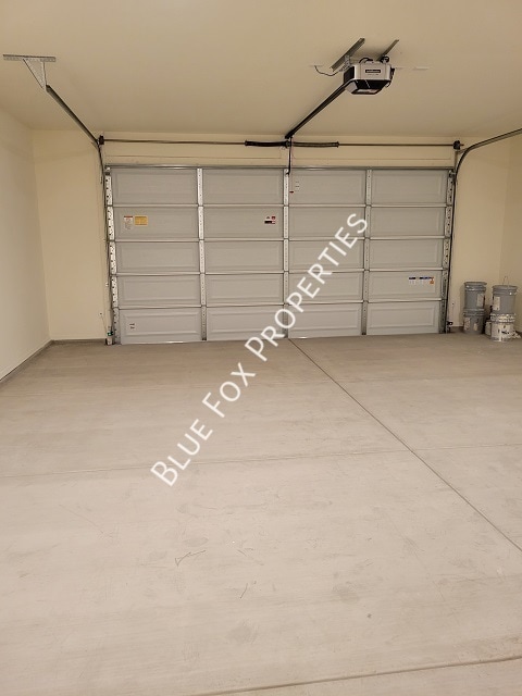 Building Photo - 5525 W Lazy Farm Dr