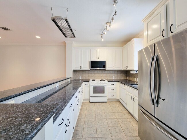 Building Photo - Beautiful Home with a Smart, Functional Fl...