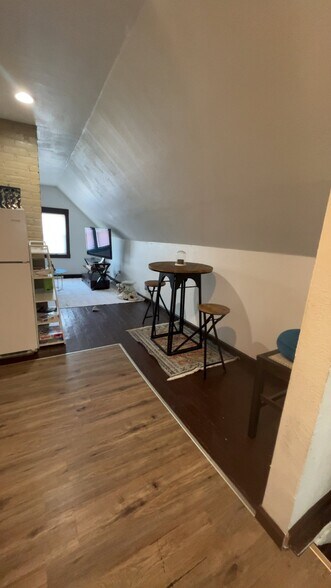 Building Photo - 3454 E 76th St