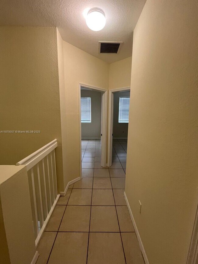 Building Photo - 10908 SW 240 Ln