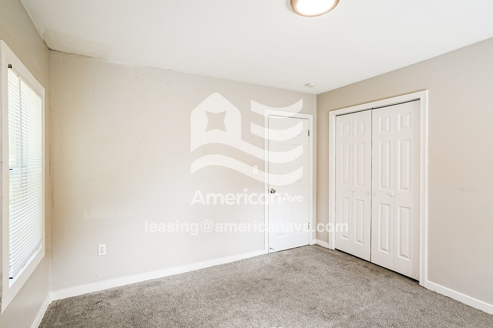 Building Photo - 324 Barnes St