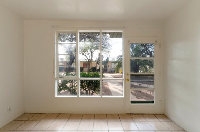 Building Photo - Charming 1-bedroom, 1-bath home in Tucsons most iconic neighborhood!