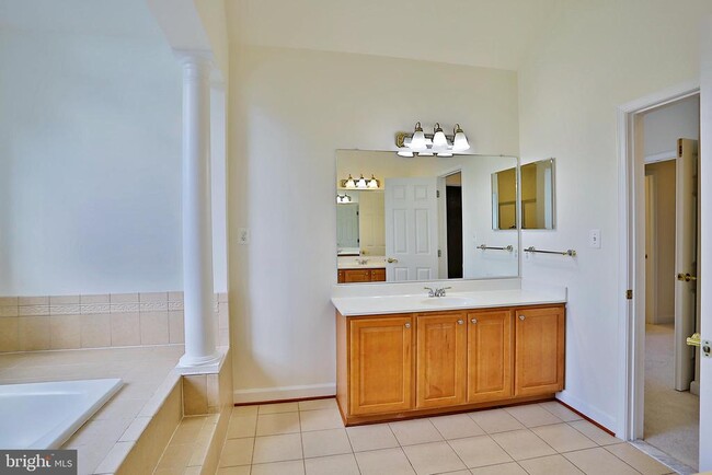 Building Photo - 13022 Tortoise Pl