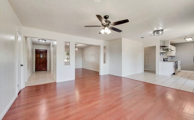 Building Photo - 411 Yorkshire Dr