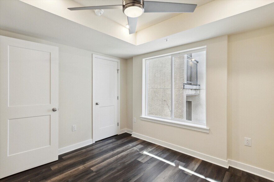 Building Photo - 1330 N 15th St