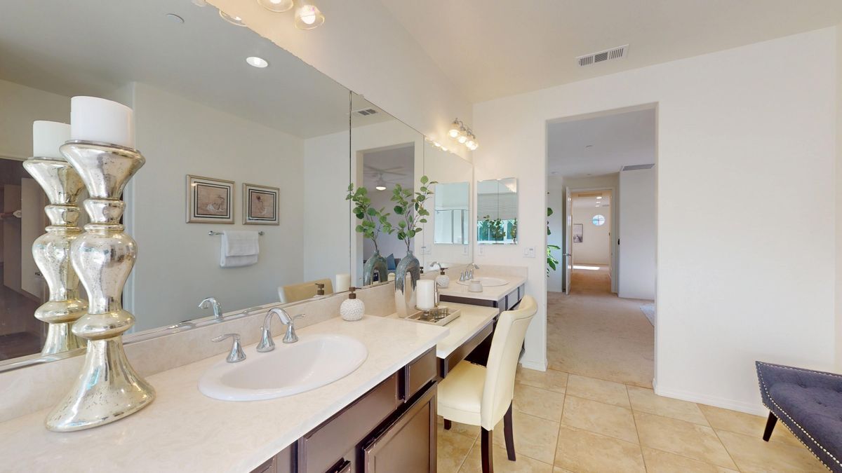 Building Photo - 28620 Vista Del Rio Dr