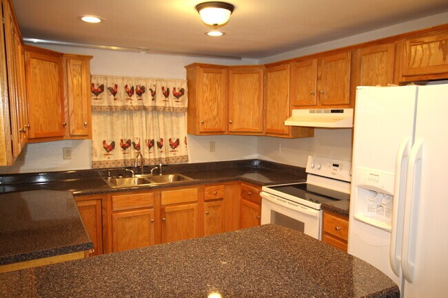 Building Photo - 2BR Home Near UWF, Davis Hwy & 9 Mile Rd –...