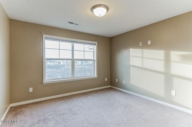 Building Photo - 15 Clarice Ln