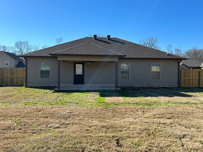 Building Photo - 65 Birchwood Dr