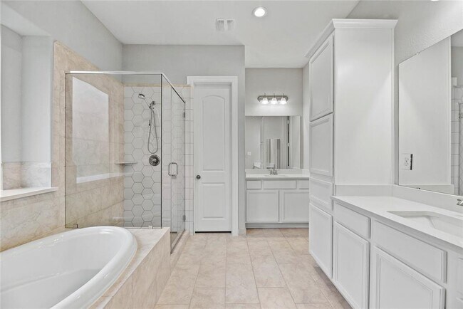 Building Photo - 2411 Jitterbug Ln