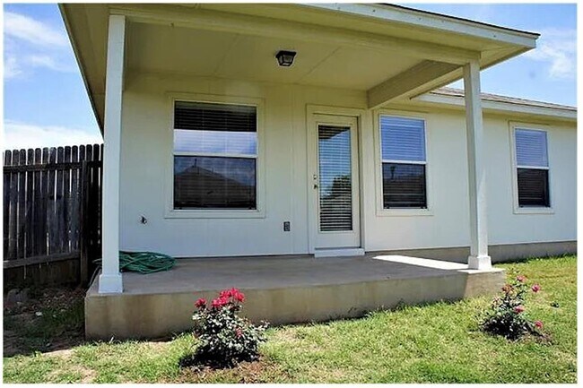 Building Photo - 1015 Remington Dr