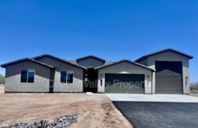 Building Photo - 13841 E Barwick Dr