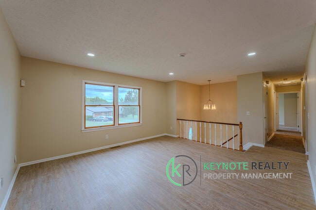 Building Photo - 1467 Hazelgrove Dr