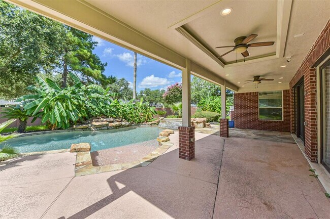 Building Photo - 11502 Bay Ledge Dr