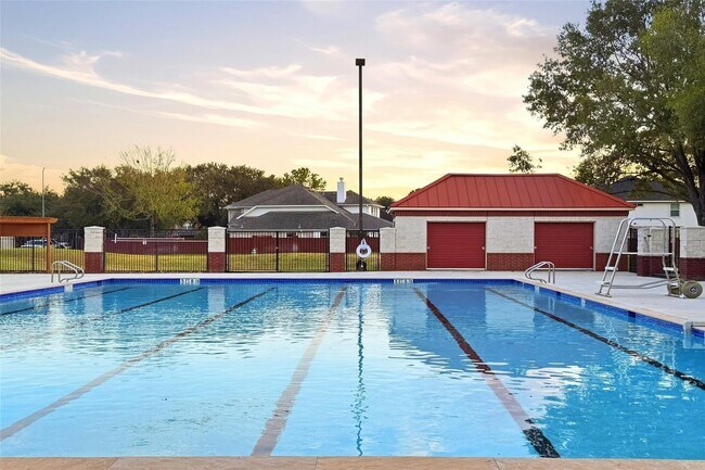 Building Photo - 11815 Canyon Mills Dr
