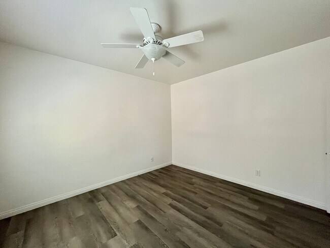 Building Photo - 9493 Alma Ridge Ave